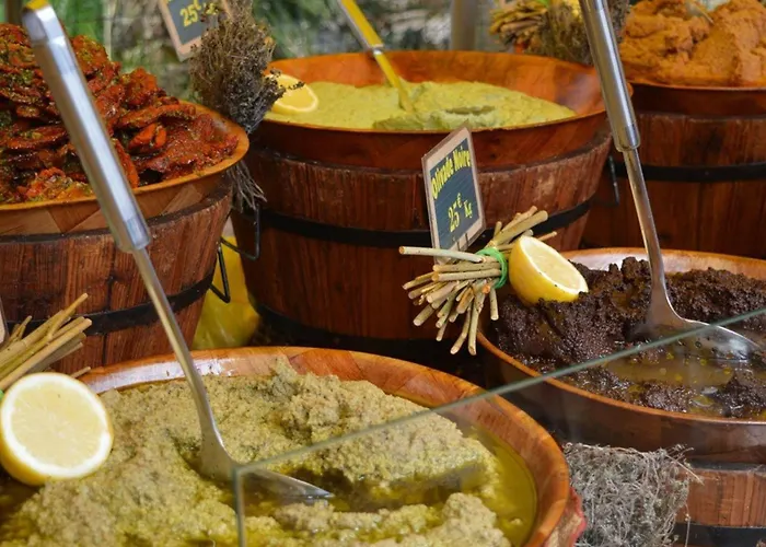 Duplex Avec Terrasse, 2 Chambres, Parking Prive A 2 Min De La - Fr-1-251-569 * 르 라방두